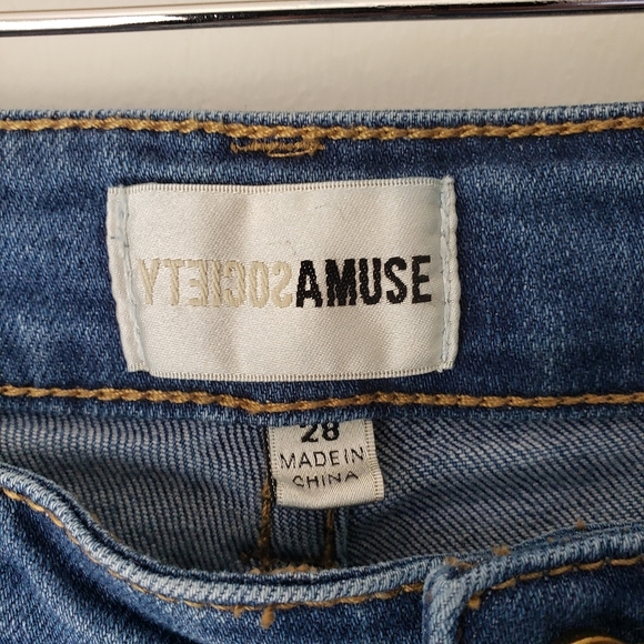 Amuse Society Iconic Medium Wash Distressed Skinny Jeans 28 Knee Slit Rip - Picture 8 of 9